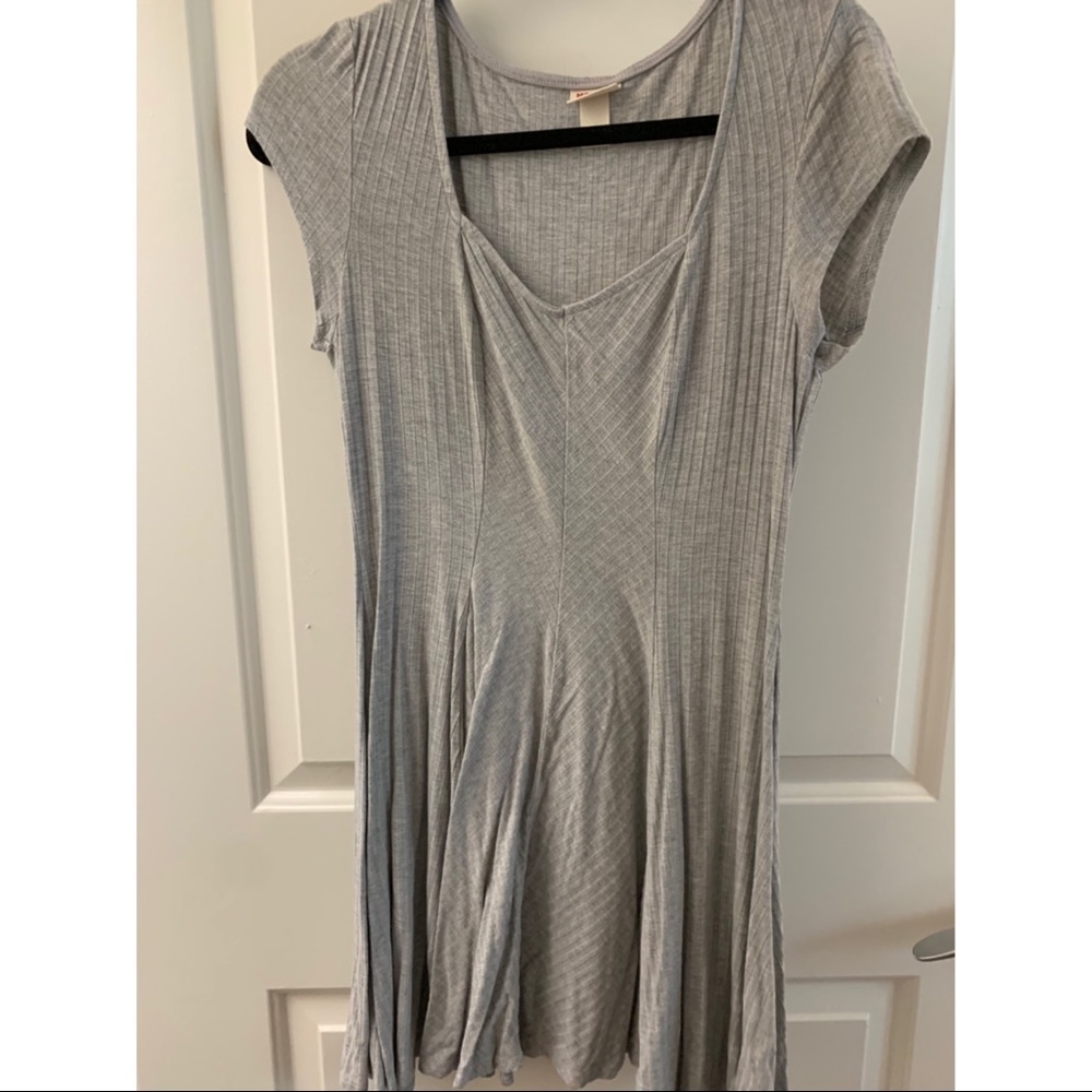 Gray Short Sleeved V-Neck Ribbed Dress